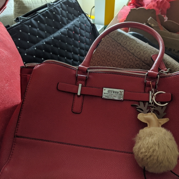 Guess hand - Picture 5 of 5